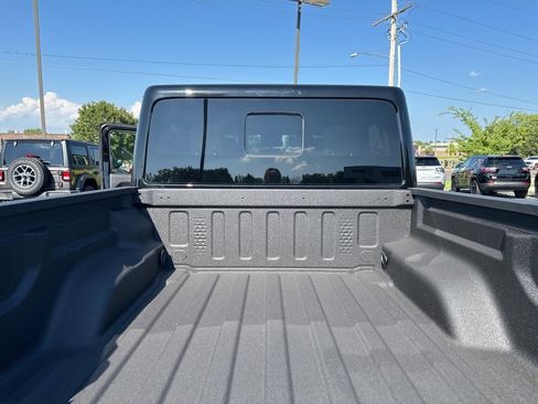 New 2025 Jeep Gladiator Sport image 13