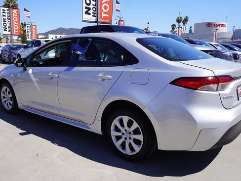 Certified 2025 Toyota Corolla LE FWD image 5