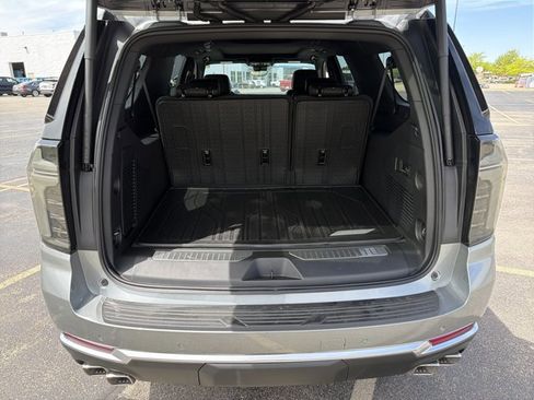 New 2026 Chevrolet Suburban High Country w/ Sun And Tow Package AWD/4WD image 38