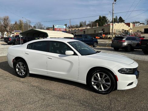 Used 2020 Dodge Charger SXT w/ Plus Group image 4
