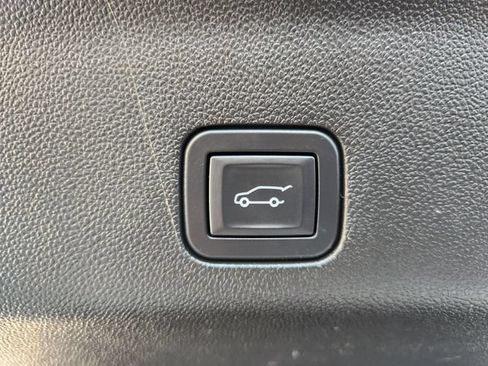 Used 2024 Chevrolet Tahoe Z71 w/ Luxury Package AWD/4WD image 35