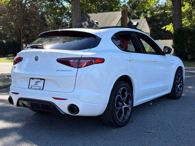 Used 2023 Alfa Romeo Stelvio Veloce AWD/4WD image 12