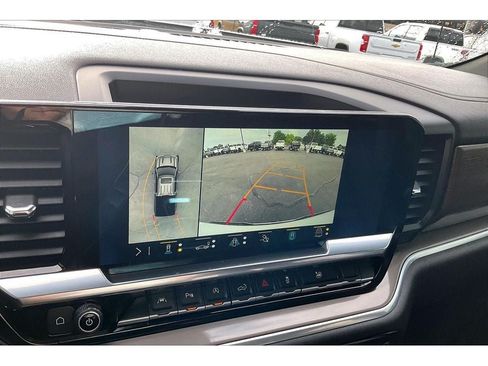 Used 2022 Chevrolet Silverado 1500 High Country w/ Technology Package AWD/4WD image 23