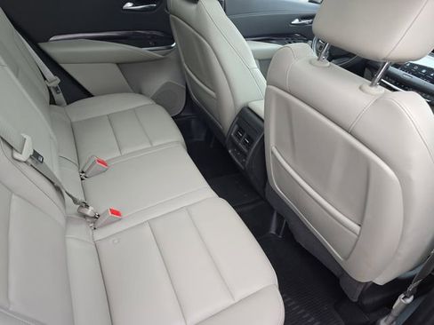 Used 2021 Cadillac XT4 Luxury w/ Cold Weather Package image 13