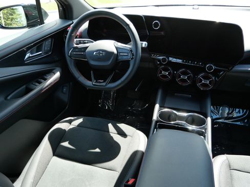 Used 2025 Chevrolet Blazer EV RS AWD/4WD image 9
