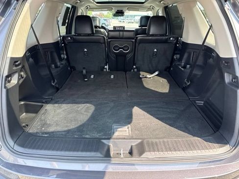 Certified 2025 Honda Pilot Touring image 10