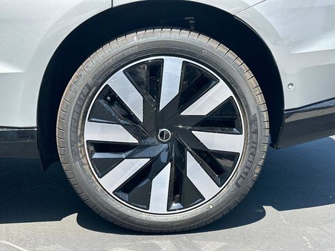 New 2025 Volvo EX90 Ultra image 24