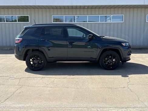 New 2026 Jeep Compass Latitude AWD/4WD image 2