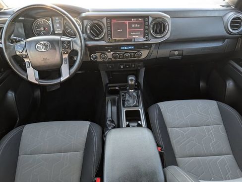 Certified 2022 Toyota Tacoma TRD Off-Road AWD/4WD image 10