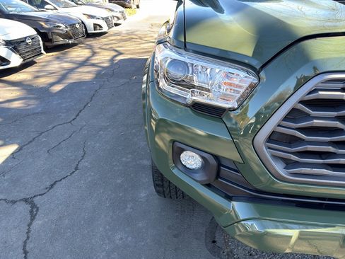 Used 2021 Toyota Tacoma TRD Sport image 10