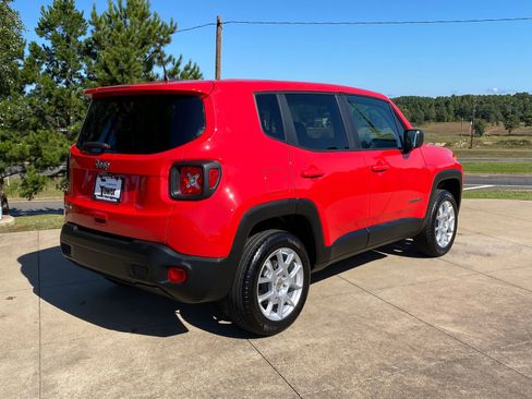 Used 2023 Jeep Renegade Latitude image 6