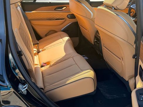 New 2026 Jeep Grand Cherokee Summit AWD/4WD image 18