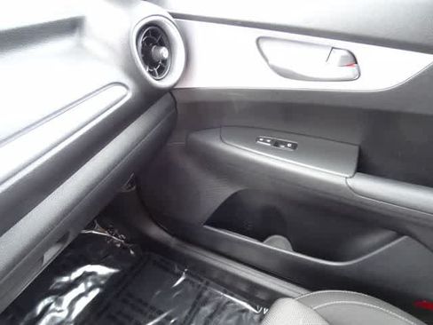 Used 2024 Kia Forte LXS FWD image 26