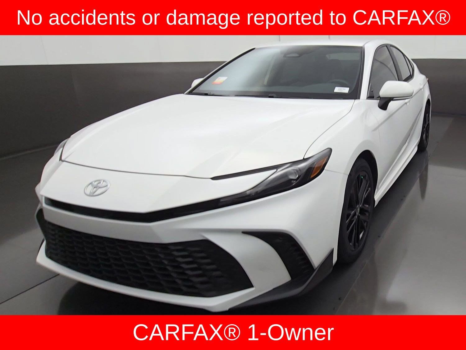 Certified 2025 Toyota Camry SE FWD image 3