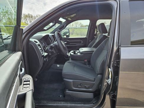Used 2025 RAM 2500 Big Horn AWD/4WD image 10
