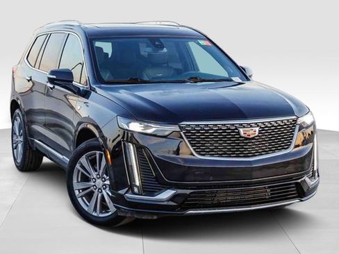 Used 2024 Cadillac XT6 Premium Luxury image 2