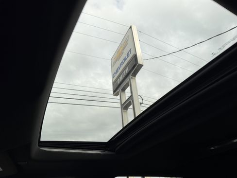 Used 2021 Chevrolet Silverado 1500 High Country w/ Technology Package image 27