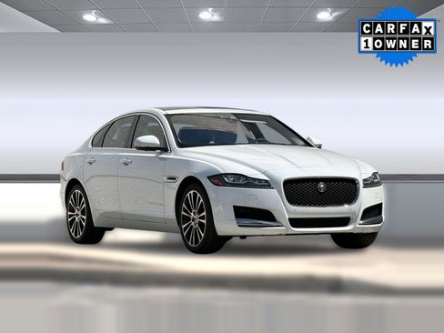 Used 2020 Jaguar XF Prestige AWD/4WD image 7