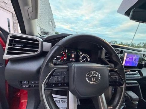 Used 2022 Toyota Tundra SR5 w/ SR5 Convenience Package AWD/4WD image 29