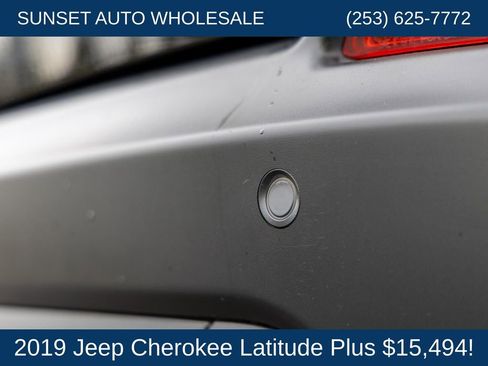 Used 2019 Jeep Cherokee Latitude Plus image 24