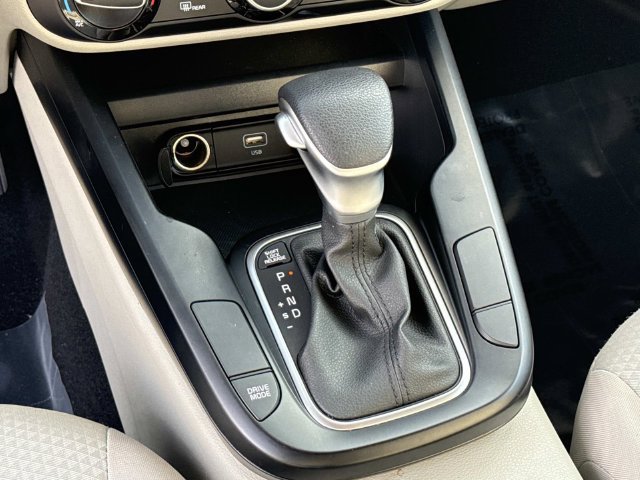 Used 2025 Kia Soul LX w/ LX Technology Package FWD image 22