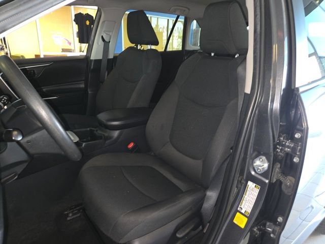 Used 2023 Toyota RAV4 LE AWD/4WD image 11
