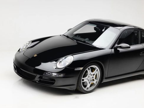 Used 2005 Porsche 911 Carrera S RWD image 25