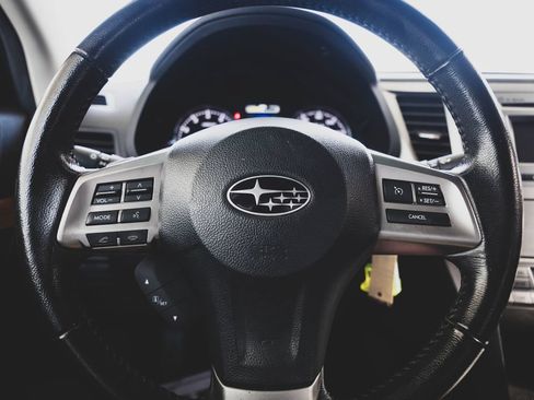 Used 2013 Subaru Outback 2.5i Limited w/ Moonroof Pkg AWD/4WD image 10