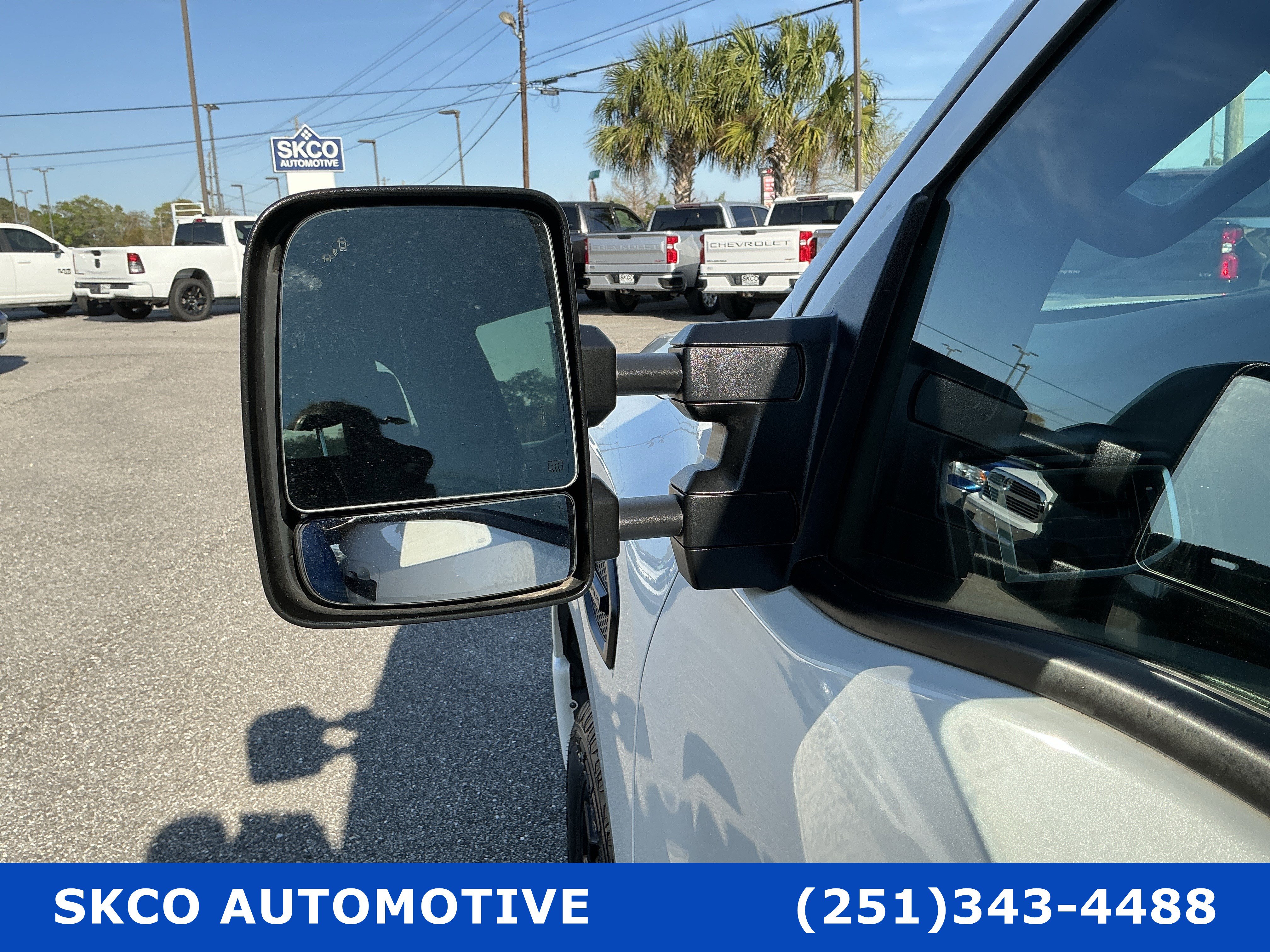 Used 2018 Nissan Titan SL w/ Midnight Edition AWD/4WD image 10