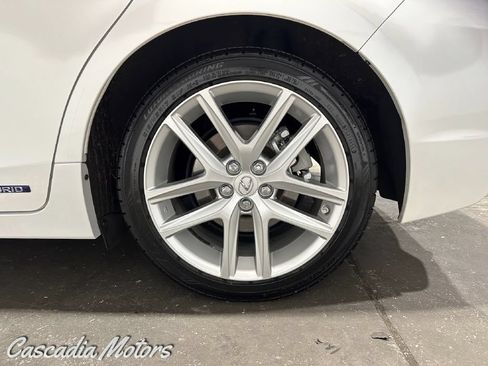 Used 2015 Lexus CT 200h w/ Seat Comfort Package FWD image 30