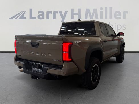 Certified 2026 Toyota Tacoma TRD Off-Road w/ TRD Off Road Premium Package AWD/4WD image 5