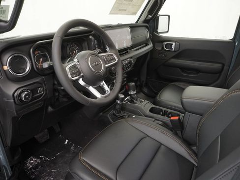 New 2026 Jeep Wrangler Unlimited Sahara AWD/4WD image 16