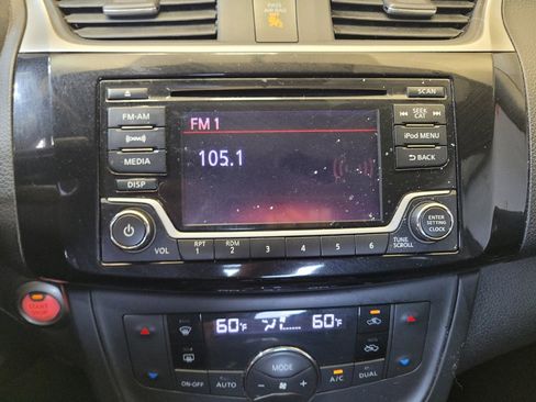Used 2018 Nissan Sentra SV FWD image 25
