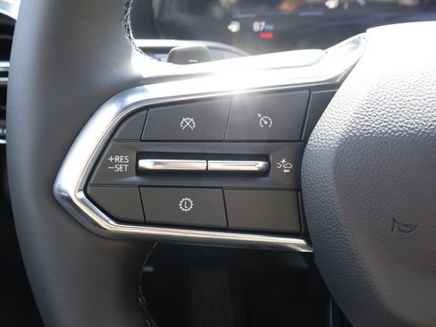 New 2026 Chevrolet Equinox LT w/ Convenience Package II FWD image 23