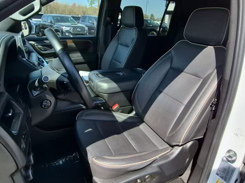 Used 2023 Chevrolet Suburban Premier AWD/4WD image 14