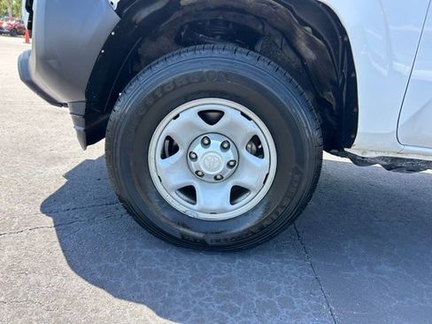 Used 2019 Toyota Tacoma SR image 9