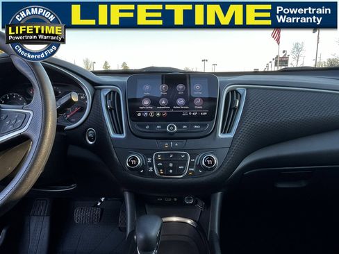 Used 2022 Chevrolet Malibu LT image 24