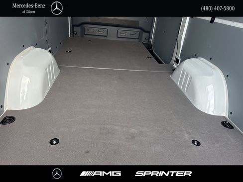 Used 2025 Mercedes-Benz Sprinter 2500 image 9
