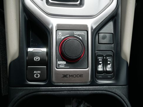 Used 2019 Subaru Forester Premium AWD/4WD image 32
