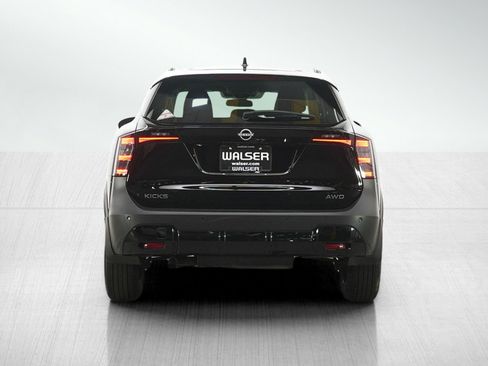 Used 2025 Nissan Kicks SV w/ SV Premium Package AWD/4WD image 5