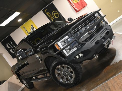 Used 2019 Ford F250 Lariat w/ Lariat Ultimate Package image 77