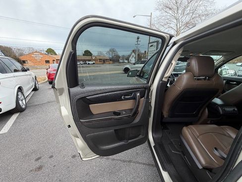 Used 2017 GMC Acadia Limited SLT image 32