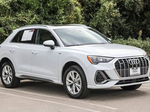 Used 2022 Audi Q3 2.0T Premium image 3