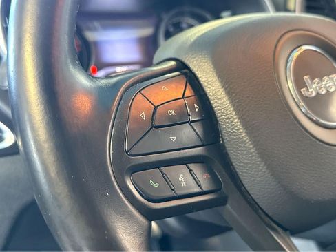 Used 2020 Jeep Cherokee Trailhawk AWD/4WD image 22