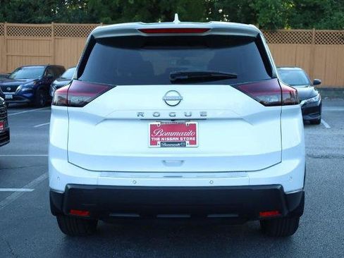 Certified 2026 Nissan Rogue SV FWD image 6
