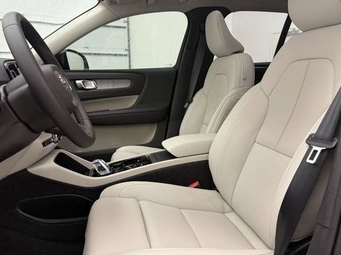 New 2026 Volvo XC40 B5 Ultra w/ Protection Package Premier AWD/4WD image 13