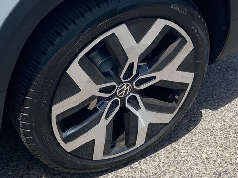 Certified 2023 Volkswagen Taos SEL AWD/4WD image 21