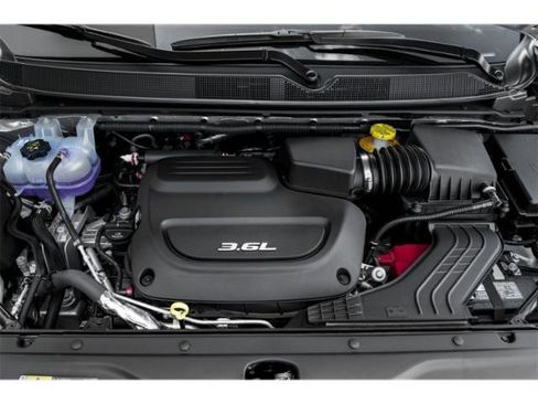 Used 2019 Chrysler Pacifica Touring-L Plus w/ Tire & Wheel Group image 16