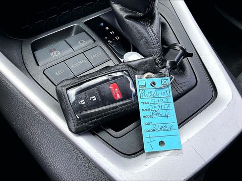Used 2023 Toyota RAV4 XLE FWD image 14