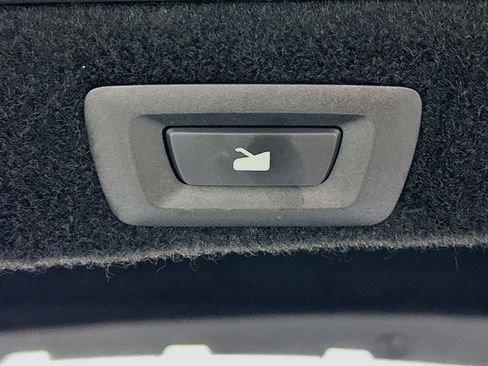 Used 2024 Lucid Air Pure RWD image 31